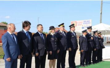 PGD Hotiza v novo stoletje z novim gasilskim vozilom, praporom in prenovljenim domom