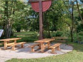 Začetek postavitve počivališč na romarski poti