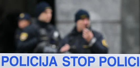 Kaj se je dogajalo v Pivki? Dve osebi mrtvi na kraju zločina