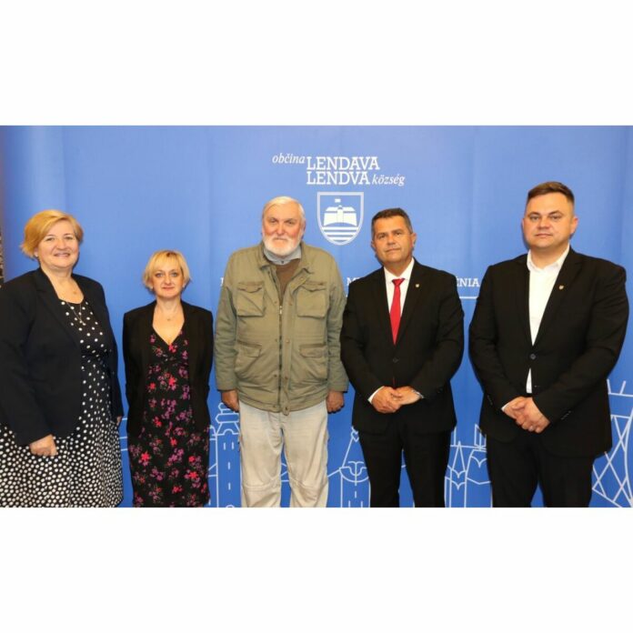 V naši občini ne bi mogli lepše praznovati praznika zavetnika gasilcev, svetega Florijana, saj smo včeraj ob prazniku obeleževali še dve izjemni pridobitvi – včeraj smo namenu predali novo gasilsk (1)