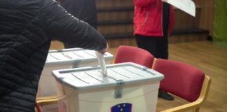 Z današnjim dnem se kampanja tudi uradno začenja, Kalohova stranka se pridružuje Erjavcu