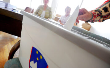 DVK je objavila uradni seznam vseh 1342 kandidatov za poslance