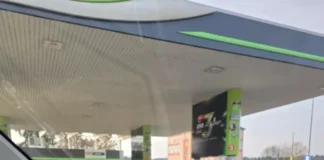 Strah pred podražitvijo: Slovenci množično polnijo rezervoarje in delajo zaloge, goriva ponekod že zmanjkuje