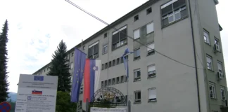 Kolaps zdravstva: odstopila naj bi direktorja slovenjegraške bolnišnice
